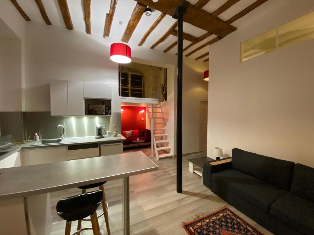 Le Gîte de Lancelot avec balnéo City Center Sens Esterno foto