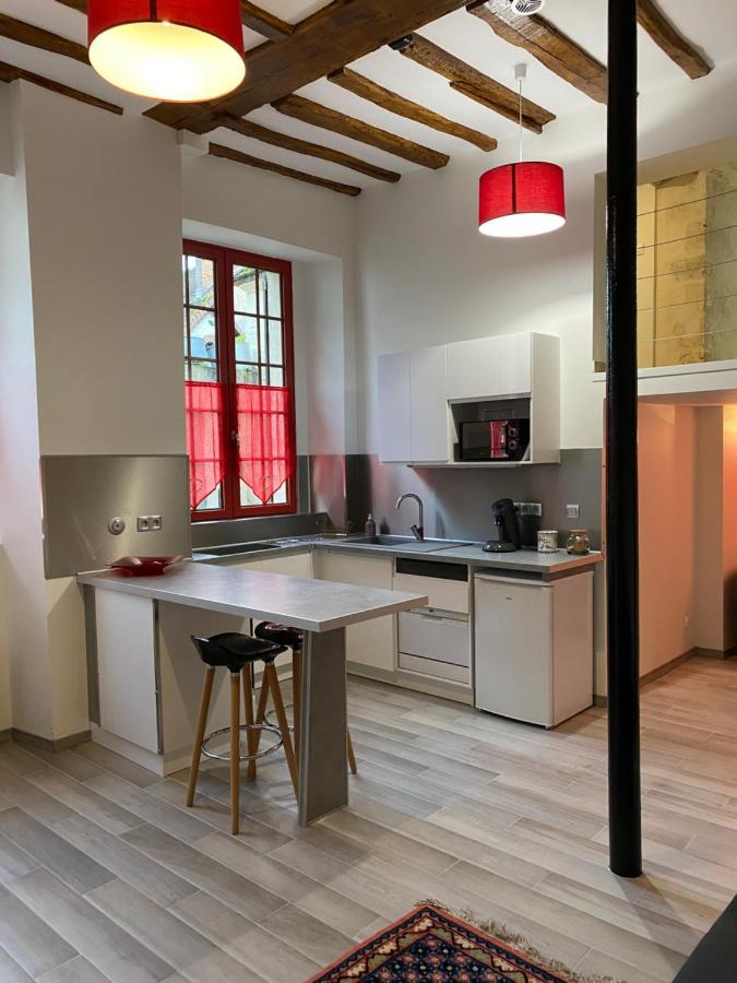 Le Gîte de Lancelot avec balnéo City Center Sens Esterno foto