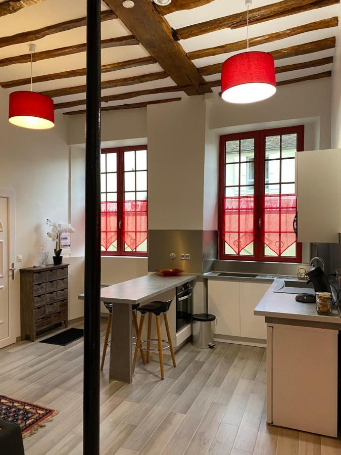 Le Gîte de Lancelot avec balnéo City Center Sens Esterno foto